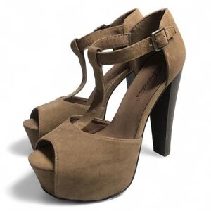 Breckelles Tan Heels